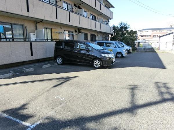 【ウインドミル１の駐車場】