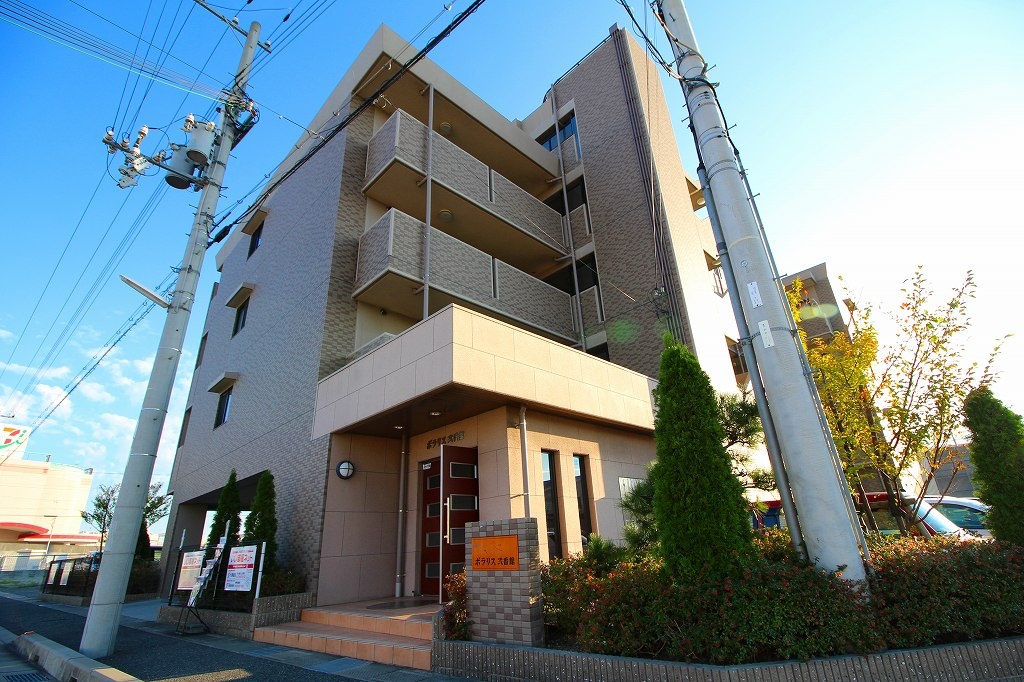 明石市二見町西二見駅前のマンションの建物外観