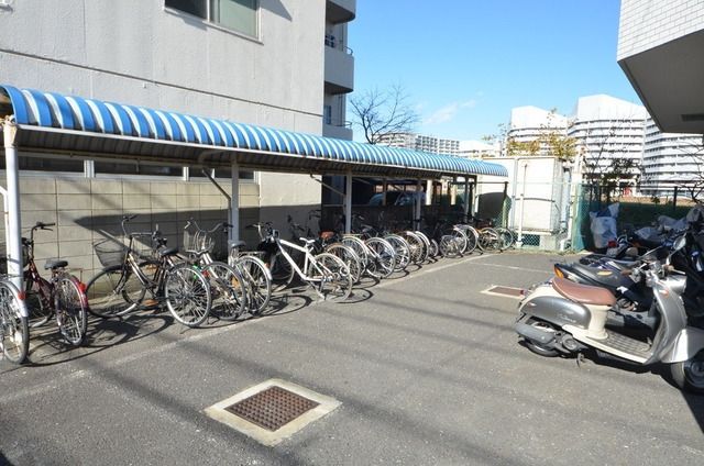 【八王子市明神町のマンションの駐車場】