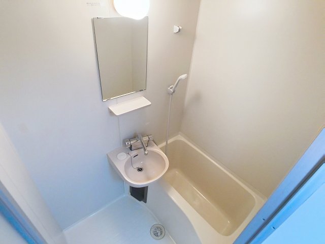 バス・シャワールーム　2025年7月撮影※現況を優先します。