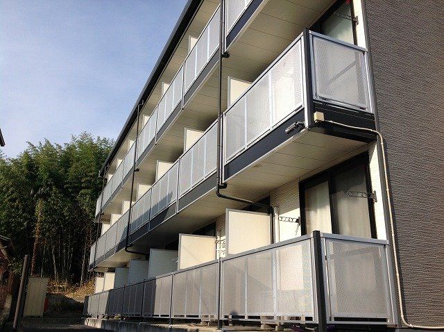 【太田市熊野町のマンションの建物外観】