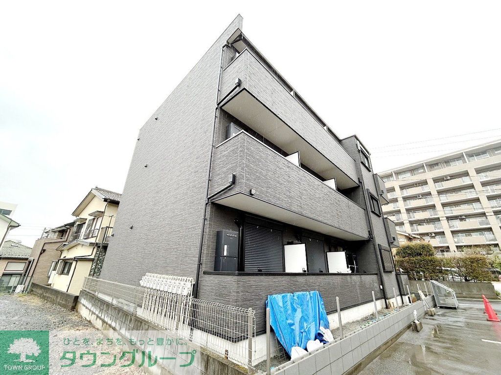 建物外観　駐車場