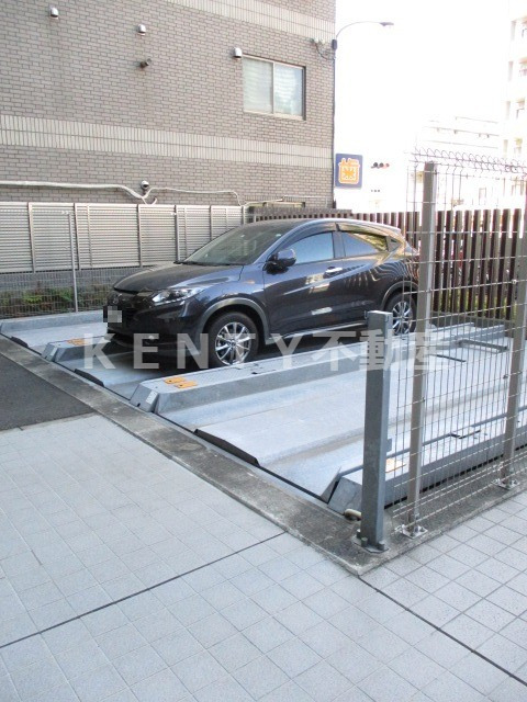 駐車場　車をお持ちの方に嬉しい駐車場付きの物件です