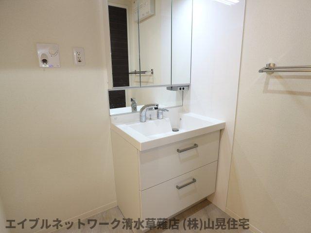 洗面設備　コンパクトで使いやすい洗面所