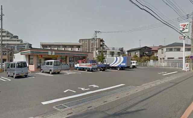 コンビニ　セブンイレブンさいたま鹿手袋店（コンビニ）まで367m