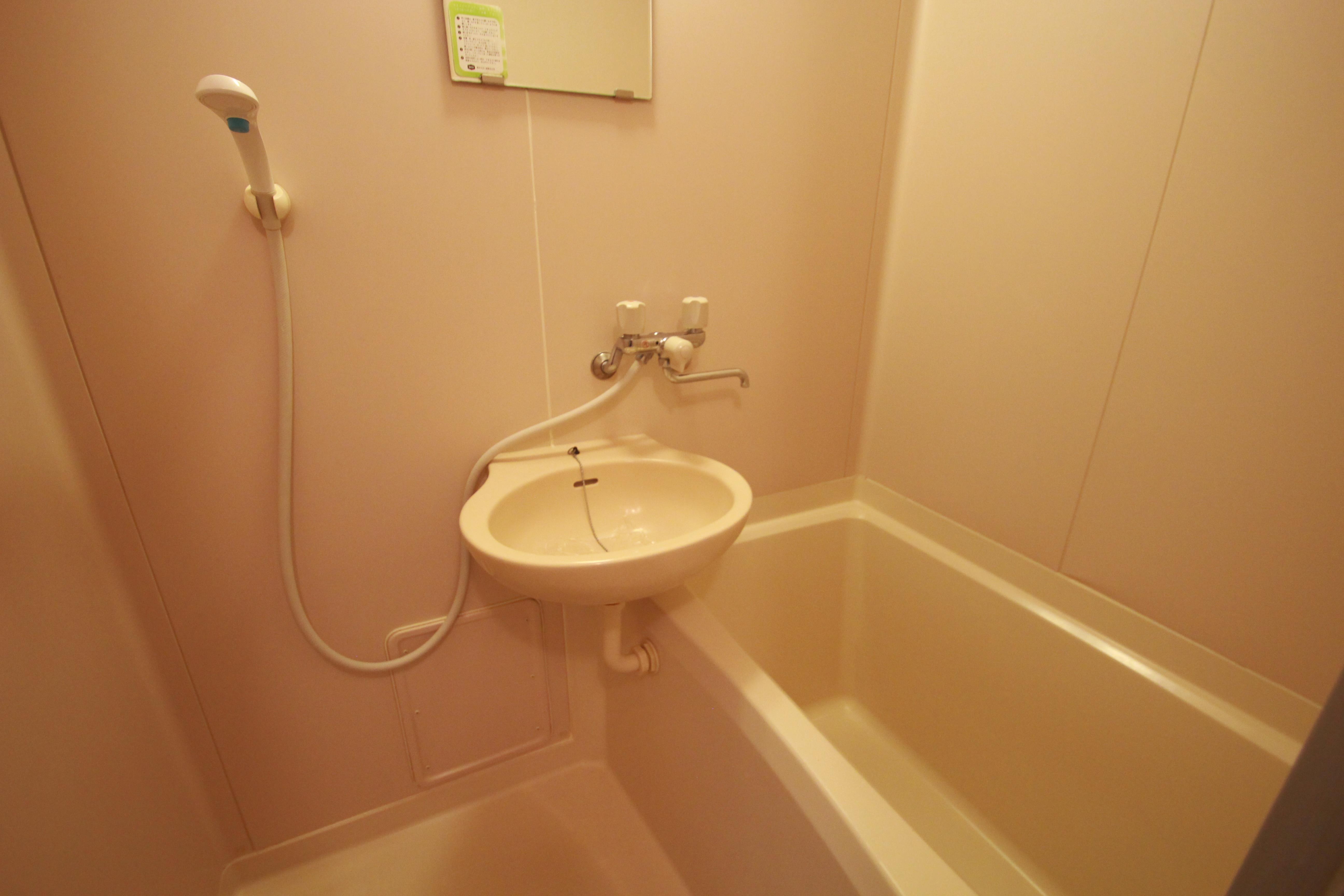 バス・シャワールーム　お風呂です