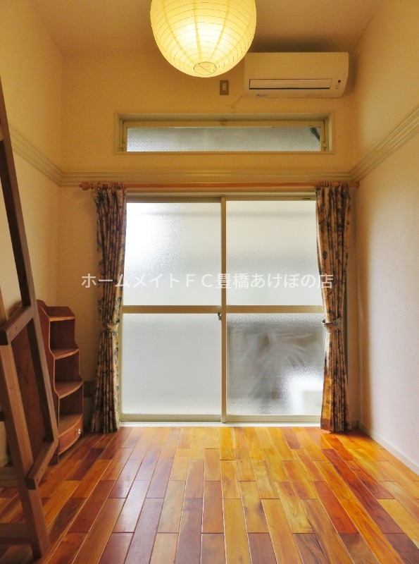 居室・リビング　同型別部屋写真