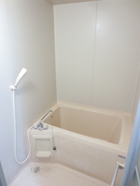 バス・シャワールーム　※別の部屋の写真になります。