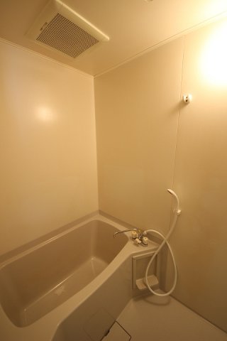 バス・シャワールーム　ゆったり過ごせるお風呂です