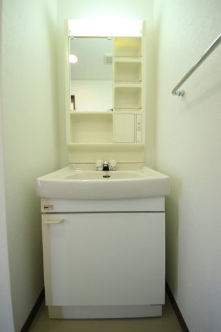 洗面設備　独立洗面化粧台付き