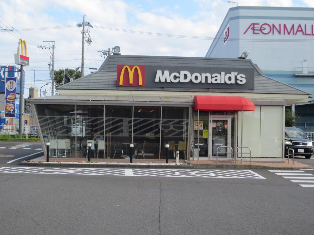 飲食店　マクドナルド木曽川黒田店（飲食店）まで695m