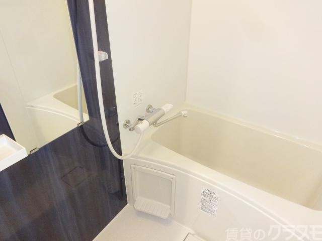 バス・シャワールーム　浴室乾燥や暖房機能が付いたお風呂です♪