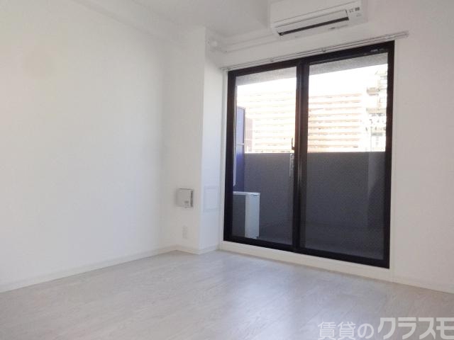 居室・リビング　白を基調とした清潔感のあるお部屋☆