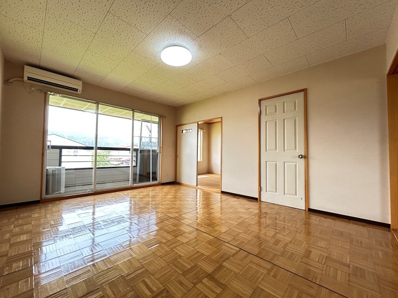 居室・リビング　こちらの物件はMODE不動産なら割引対象の１部屋です。