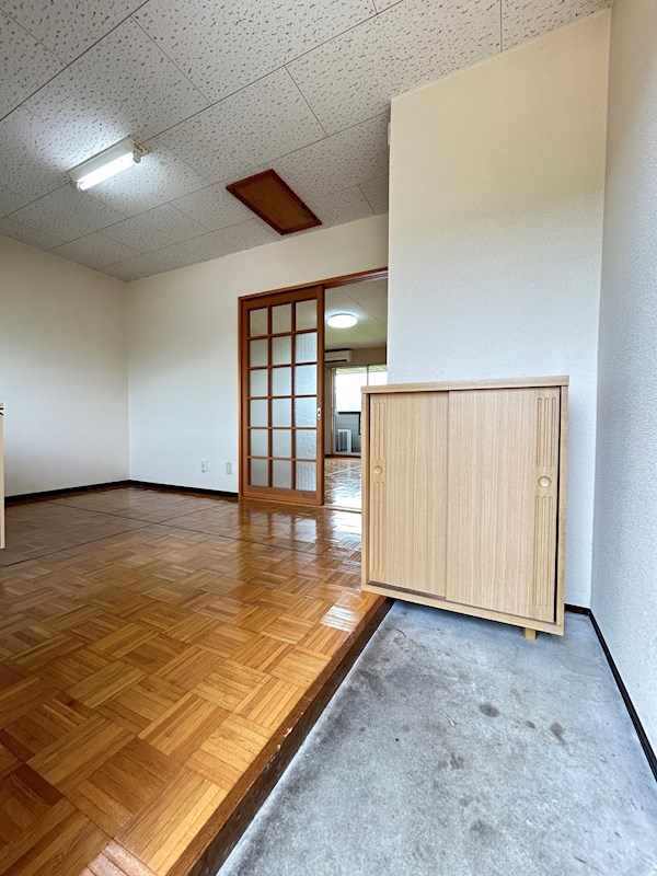 玄関　こちらの物件はMODE不動産なら割引対象の１部屋です。