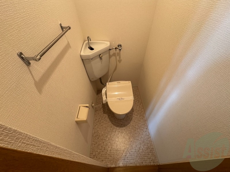 トイレ　こちらはトイレです。清潔感があり、安心して使用できます。