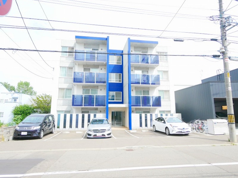 建物外観　【都市ガス】人気の築浅デザイナーズマンションです♪