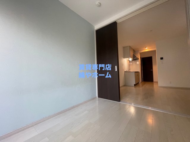 その他部屋・スペース　開放的な寝室です