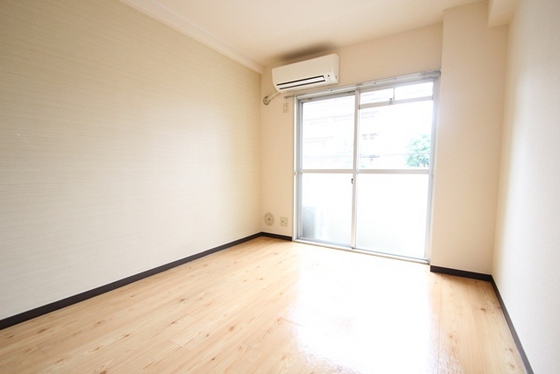 居室・リビング　※他部屋の写真です。