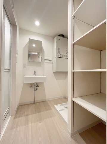 洗面設備　使いやすい洗面所です