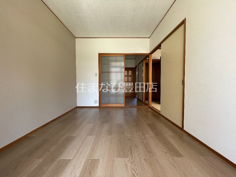 居室・リビング　同型別部屋写真