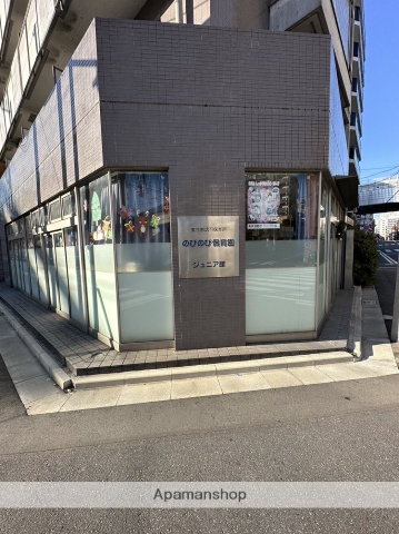 幼稚園・保育園　ジュニア館のびのび保育園（幼稚園・保育園）まで192m