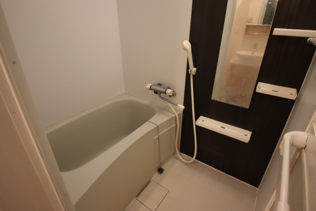 バス・シャワールーム　※別室の参考写真の為、現況優先です。