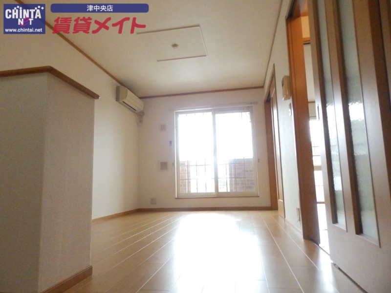 居室・リビング　同タイプの部屋写真です