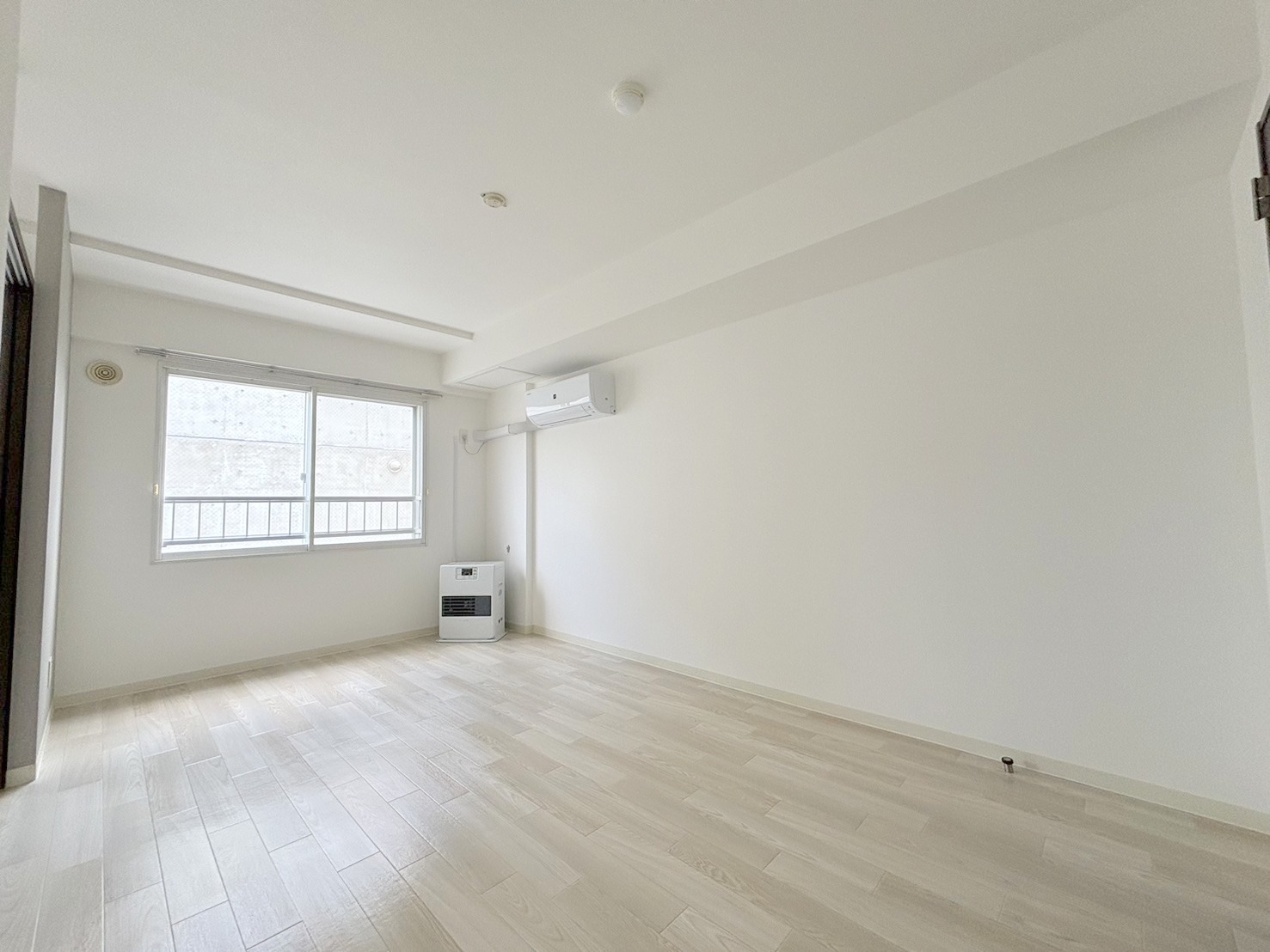 その他部屋・スペース　明るい室内ですね♪