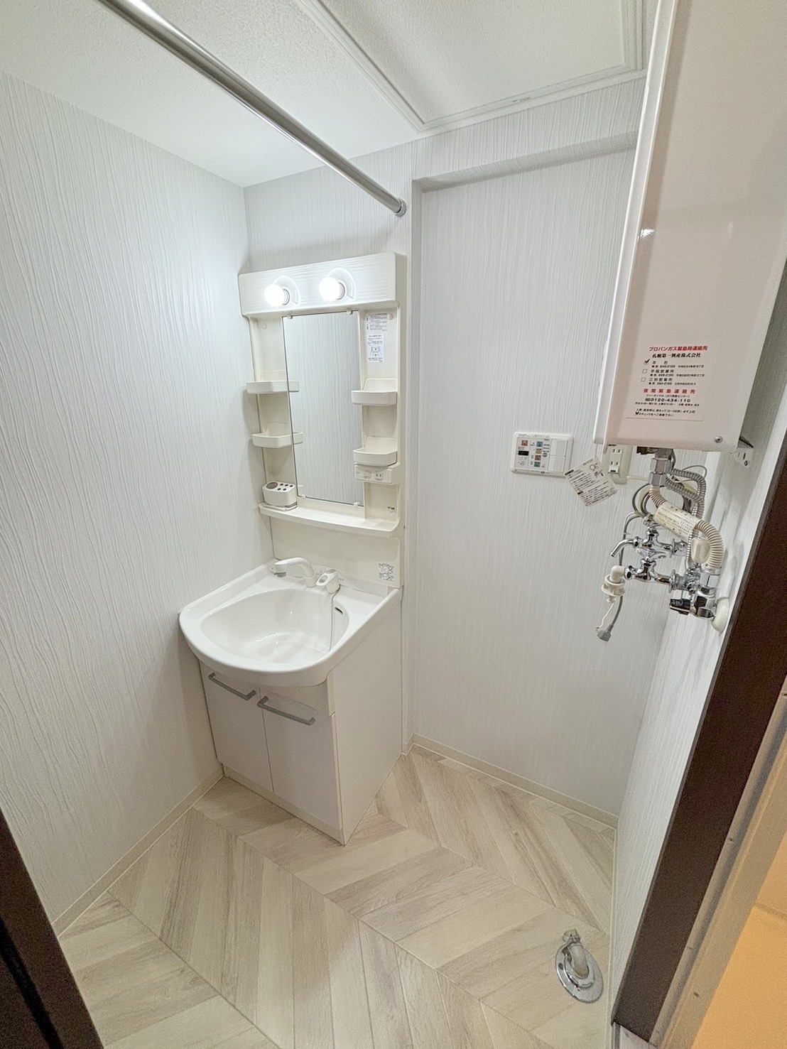 洗面設備　シャンプードレッサー完備♪