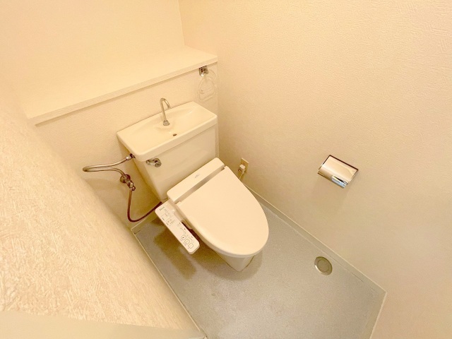 トイレ　別号室の写真です