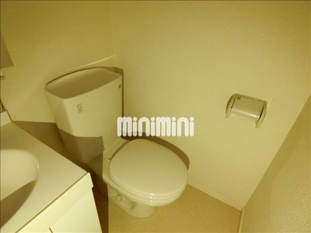 トイレ　バストイレ別です。