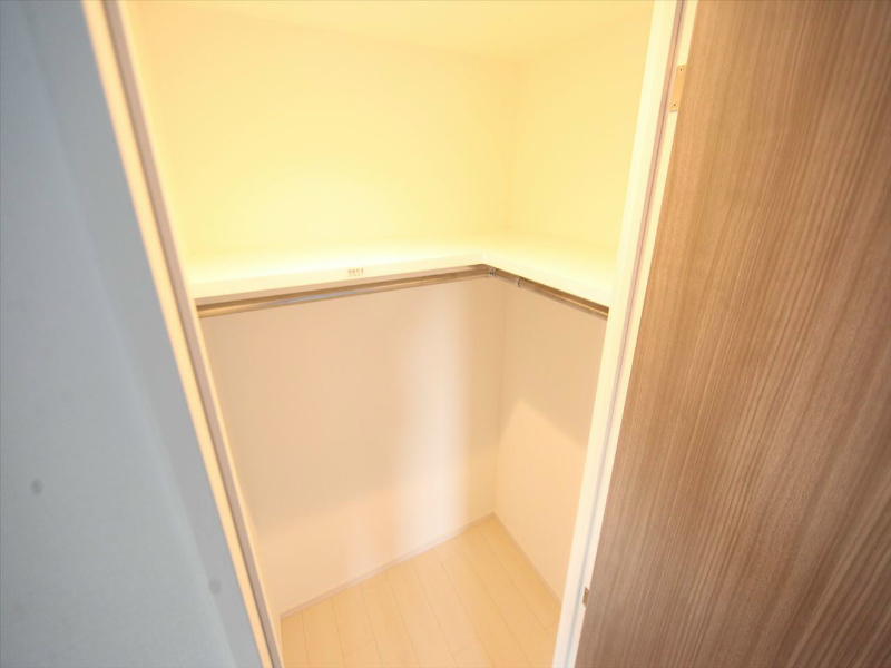 収納　ウォークインクローゼット（収納充実してます）