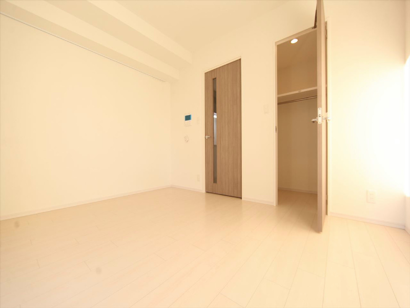 居室・リビング　洋室7.4帖　ウォークインクローゼット付（収納充実してます）