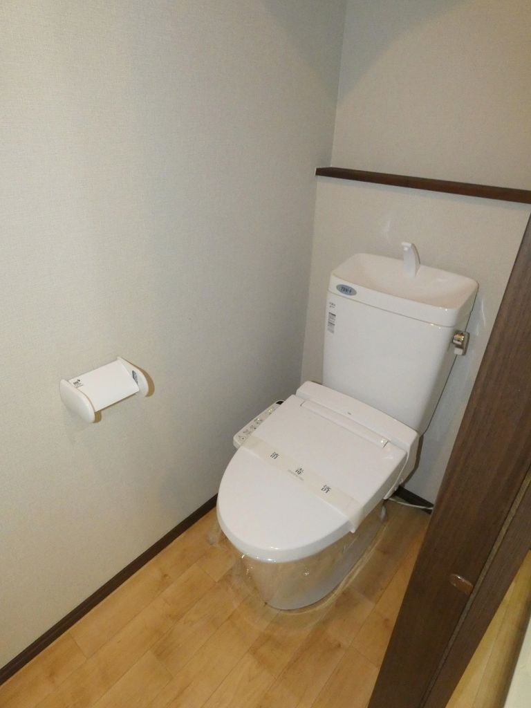 トイレ　温水洗浄機付き