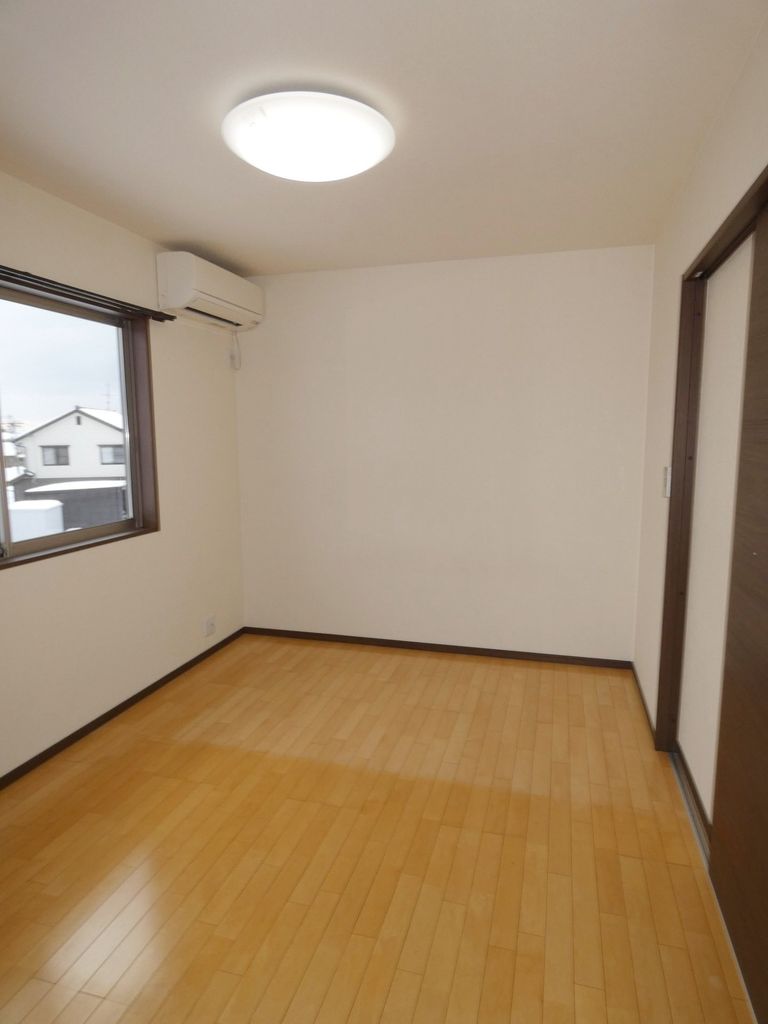 その他部屋・スペース　洋室(1)6帖　エアコン付き