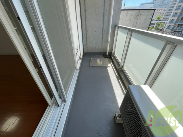 バルコニー　バルコニーは幅があり、外の空気を吸うにはピッタリですね～。