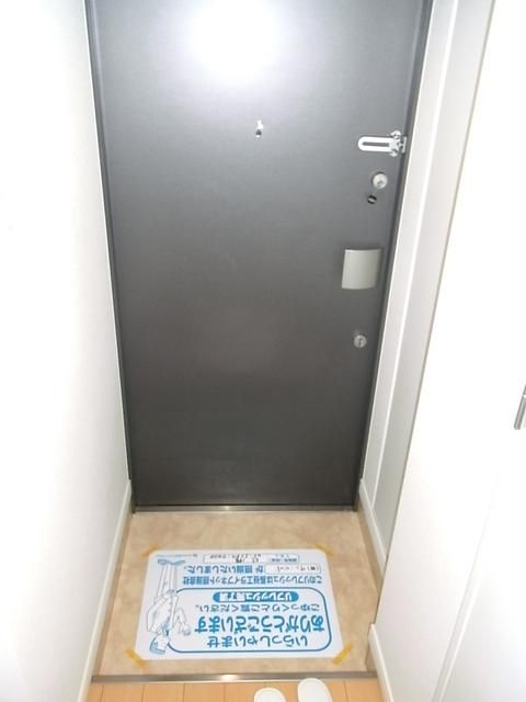 玄関　※同じ間取り別号室参考写真 　現状優先