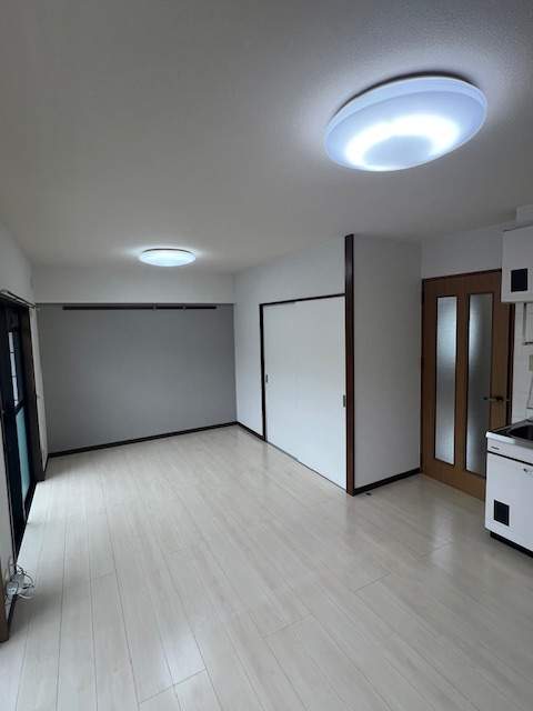 居室・リビング　ゆったり過ごせる居間です