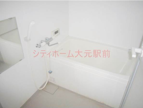 バス・シャワールーム　追い焚き機能完備