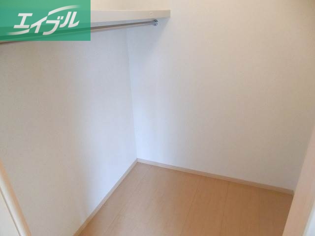 収納　ウォークインクローゼット