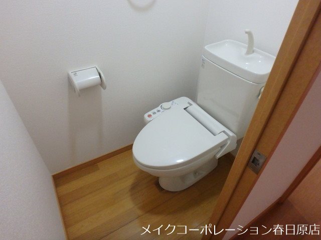 トイレ　写真は同型タイプ