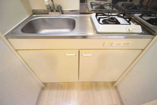 キッチン　※別室の参考写真です。