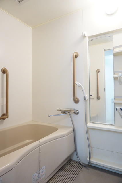 バス・シャワールーム　※上階同仕様写真掲載、現況優先