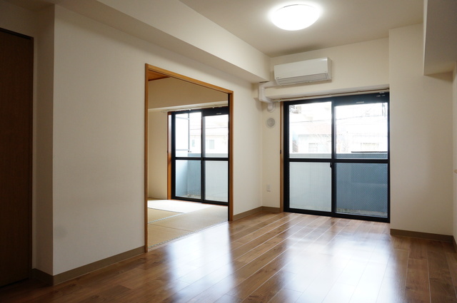 居室・リビング　※上階同仕様写真掲載、現況優先