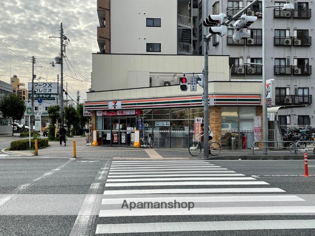 コンビニ　セブンイレブン（コンビニ）まで271m