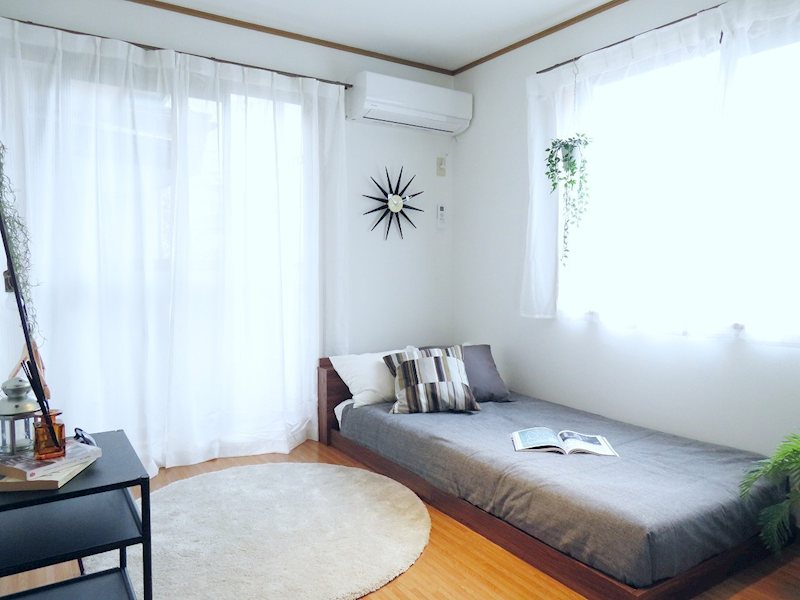 居室・リビング　二面採光角部屋(家具・雑貨はイメージとなります)