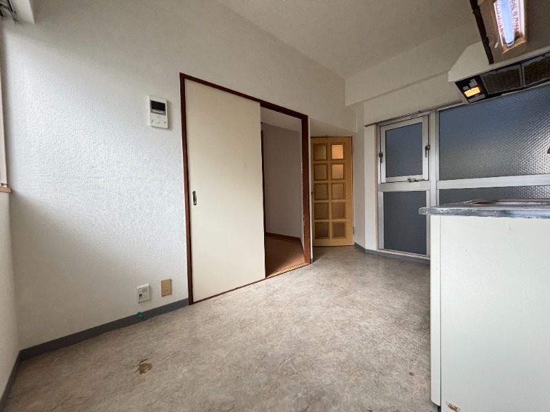 居室・リビング　２０４号室　写真