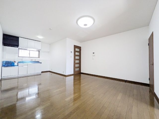 居室・リビング　ＬＤＫ１３．５帖