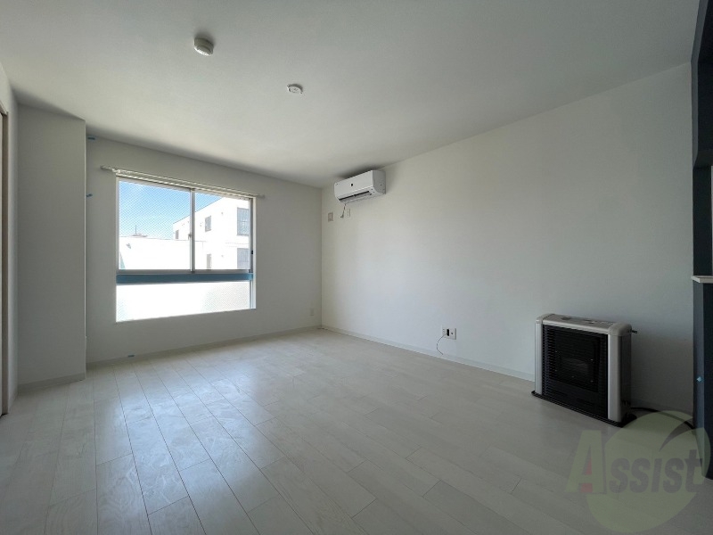 居室・リビング　広くてきれいなリビングです！快適に過ごせそうですね。